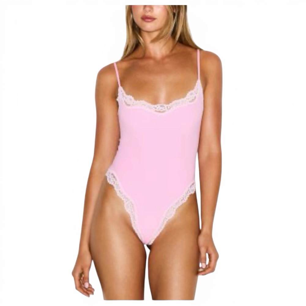 Skims Pink Lace Trim Bodysuit Size M NWT
